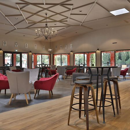 Sowell Residences Les Mazets Arles Bagian luar foto