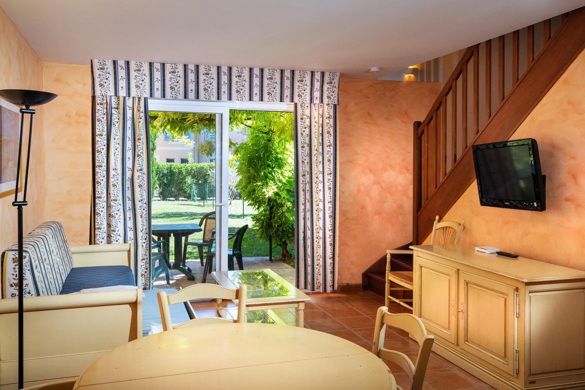 Sowell Residences Les Mazets Arles Bagian luar foto