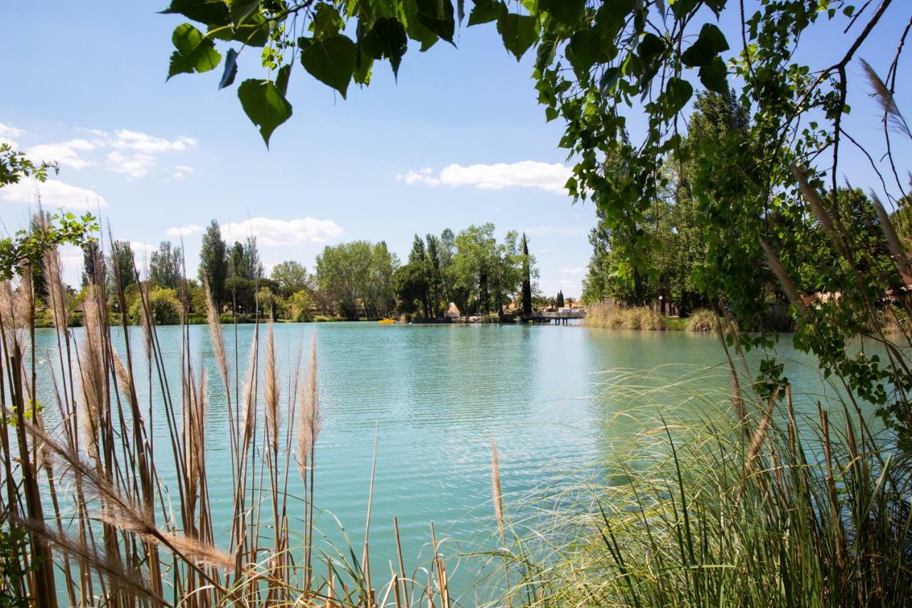 Sowell Residences Les Mazets Arles Bagian luar foto